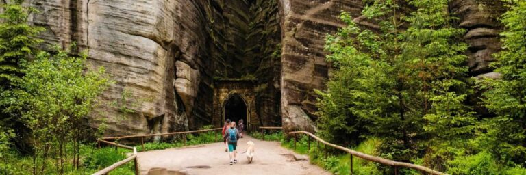 Visiting Adršpach Rocks: Tickets, Parking, Routes and Practical Tips zonder titel (1920 x 1280 px) (1920 x 640 px) (4)